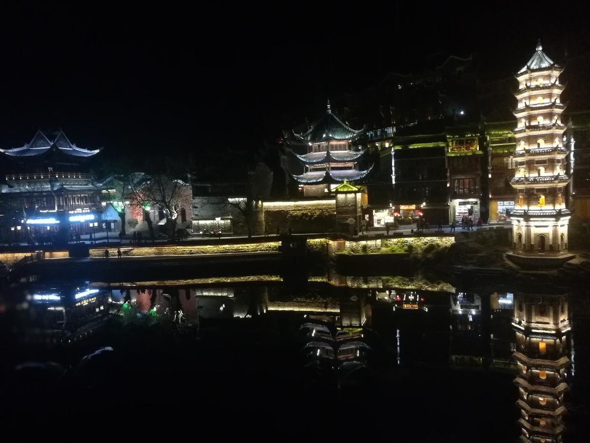 沱江缘民宿 Fenghuang Εξωτερικό φωτογραφία