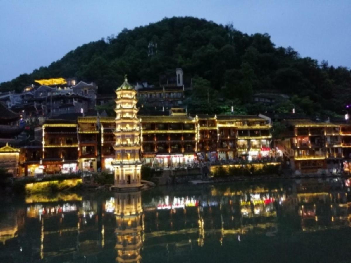沱江缘民宿 Fenghuang Εξωτερικό φωτογραφία