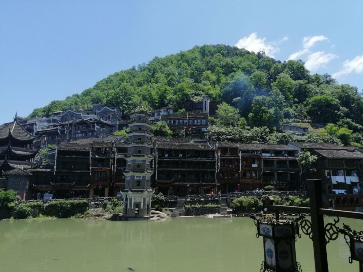 沱江缘民宿 Fenghuang Εξωτερικό φωτογραφία
